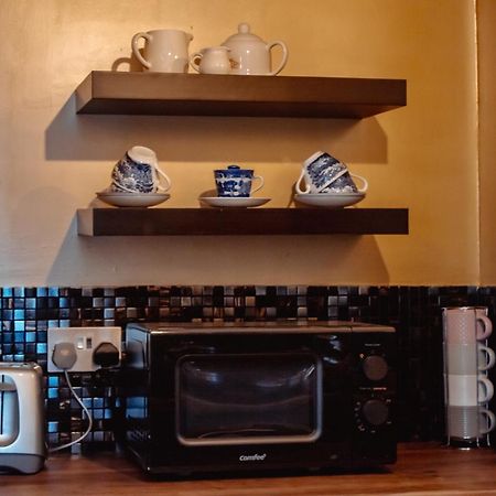 Spacious Flat With Free Parking Διαμέρισμα Χαρογκέιτ Εξωτερικό φωτογραφία