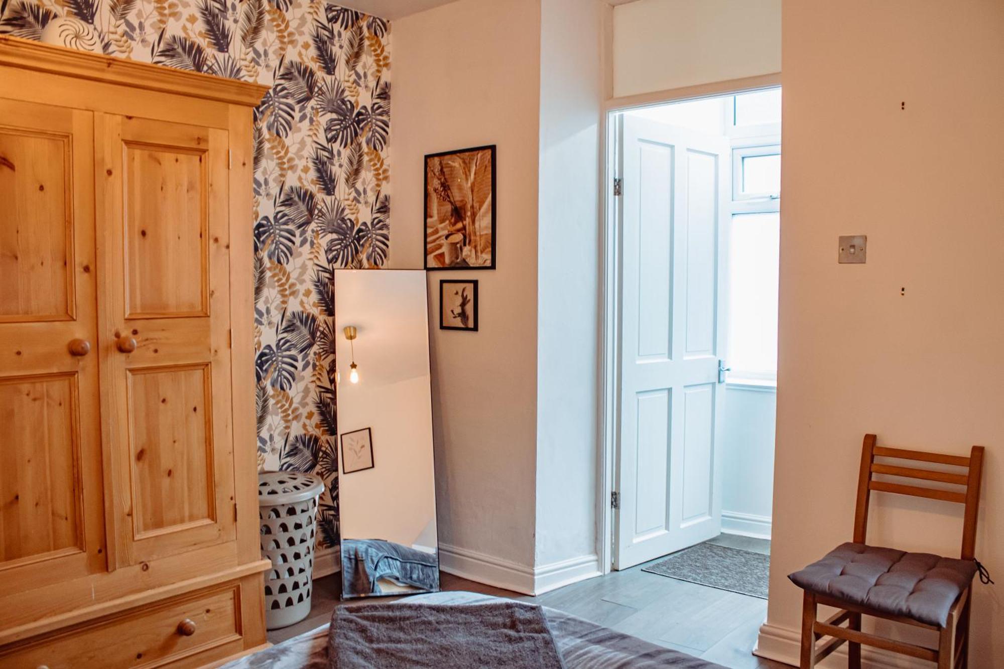 Spacious Flat With Free Parking Διαμέρισμα Χαρογκέιτ Εξωτερικό φωτογραφία