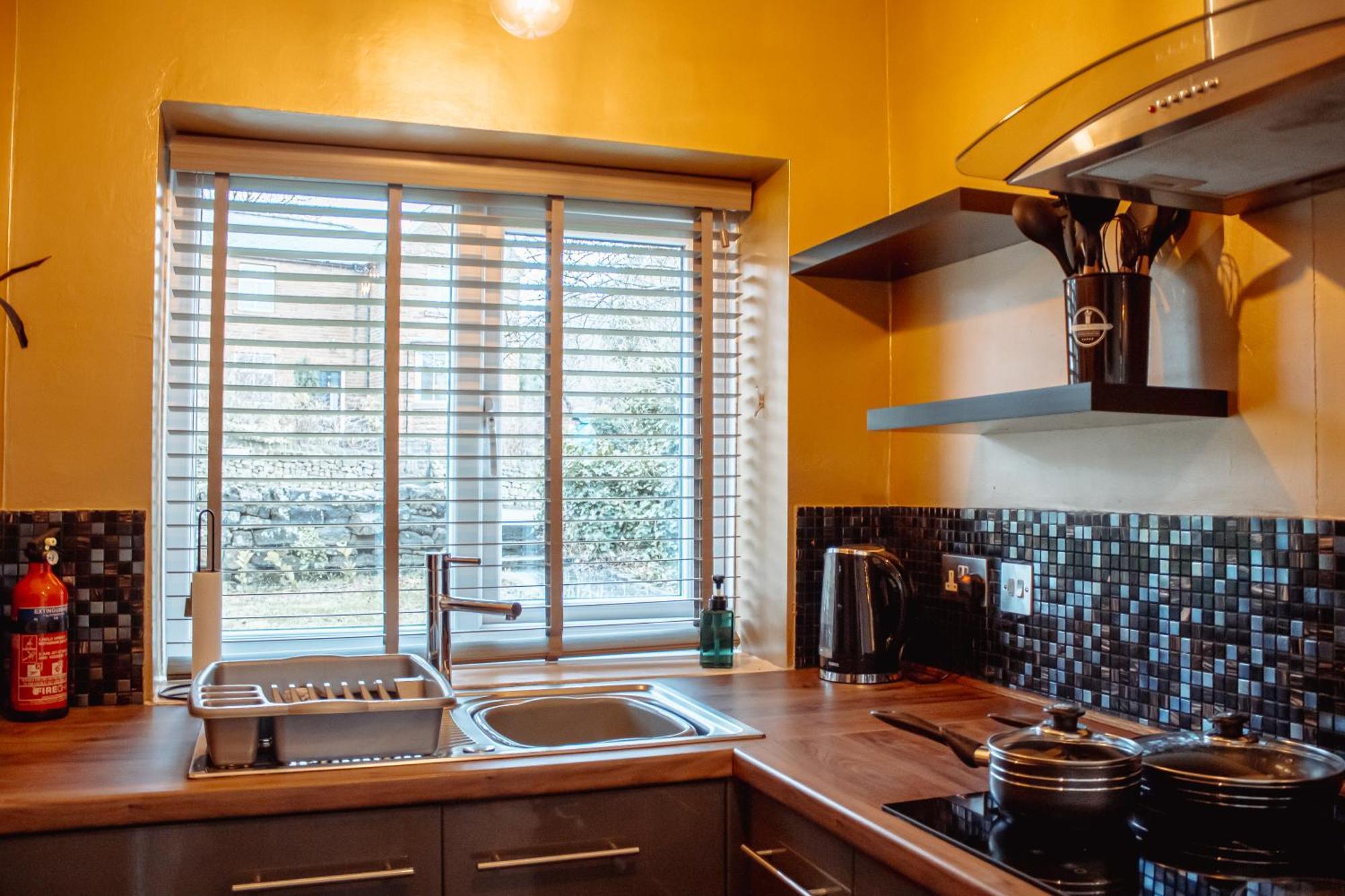 Spacious Flat With Free Parking Διαμέρισμα Χαρογκέιτ Εξωτερικό φωτογραφία