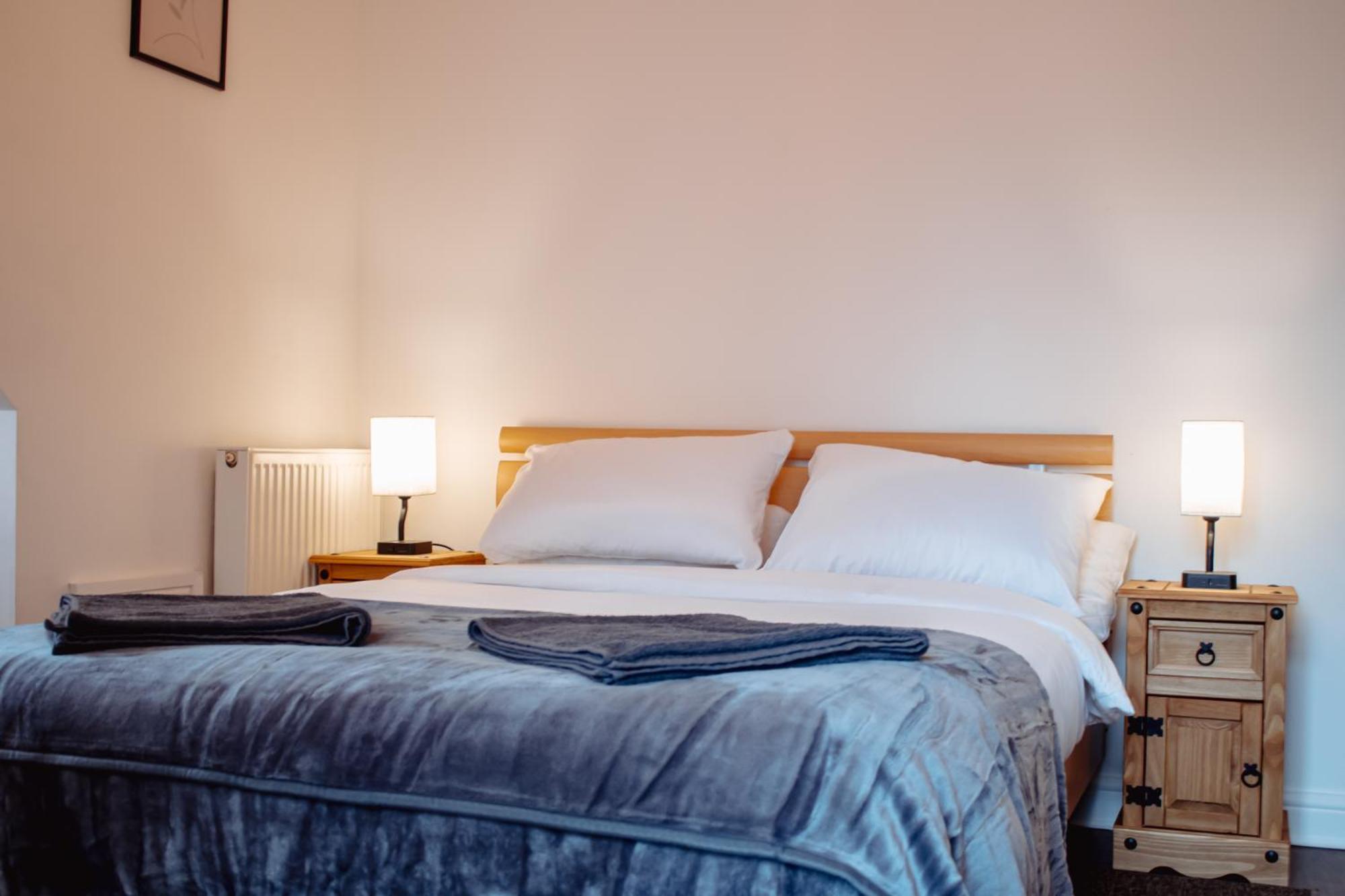 Spacious Flat With Free Parking Διαμέρισμα Χαρογκέιτ Εξωτερικό φωτογραφία