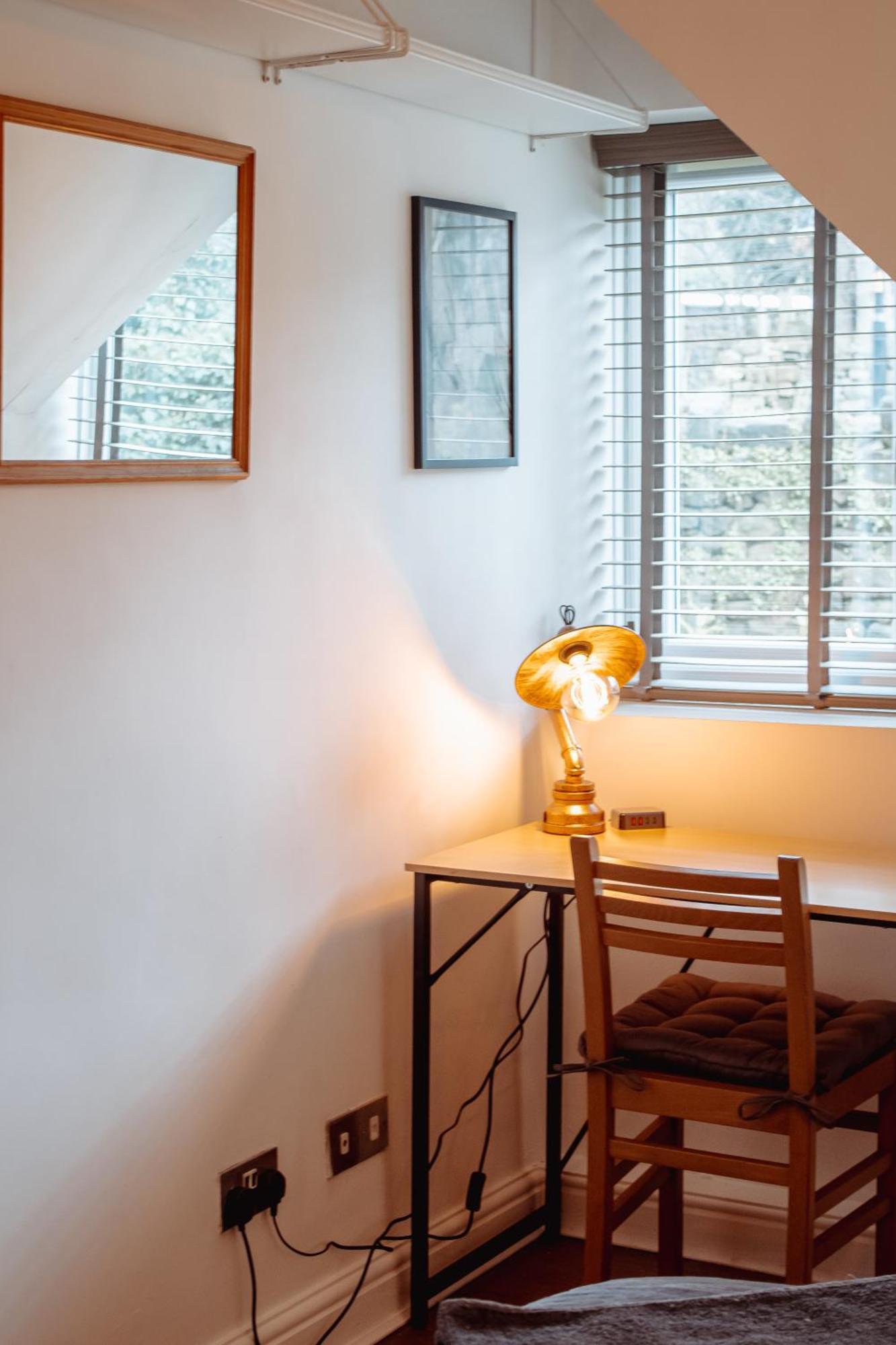 Spacious Flat With Free Parking Διαμέρισμα Χαρογκέιτ Εξωτερικό φωτογραφία
