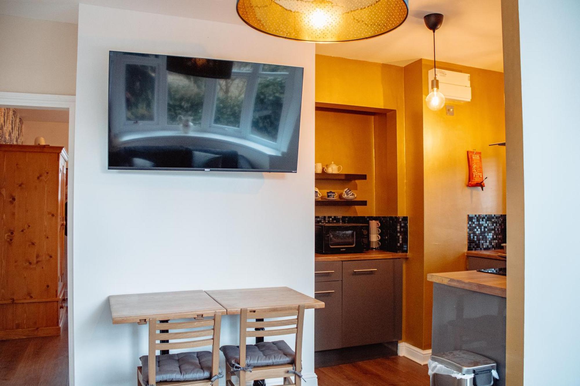 Spacious Flat With Free Parking Διαμέρισμα Χαρογκέιτ Εξωτερικό φωτογραφία